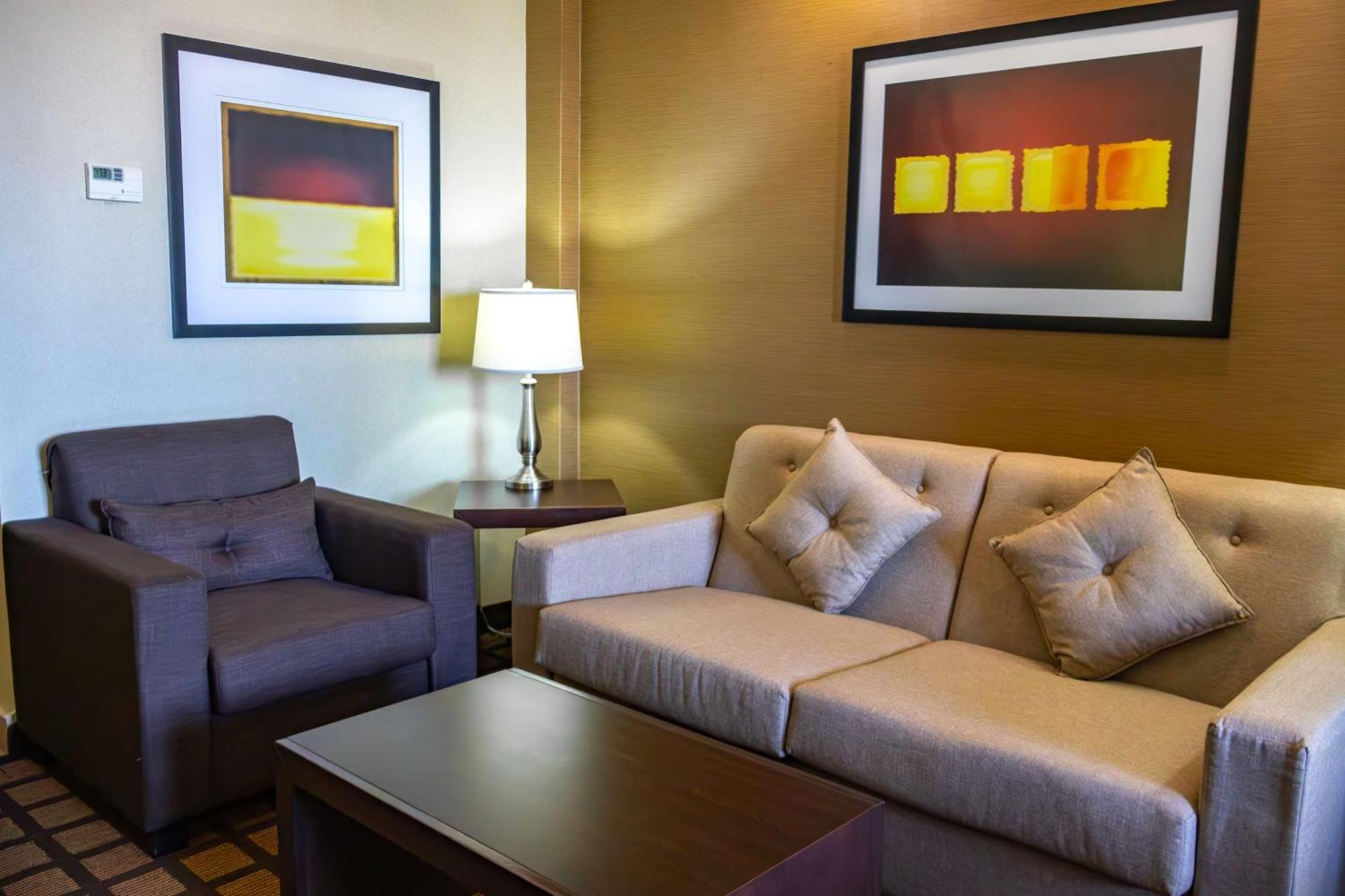 Hotel Western Premier Monterrey Aeropuerto 5*
